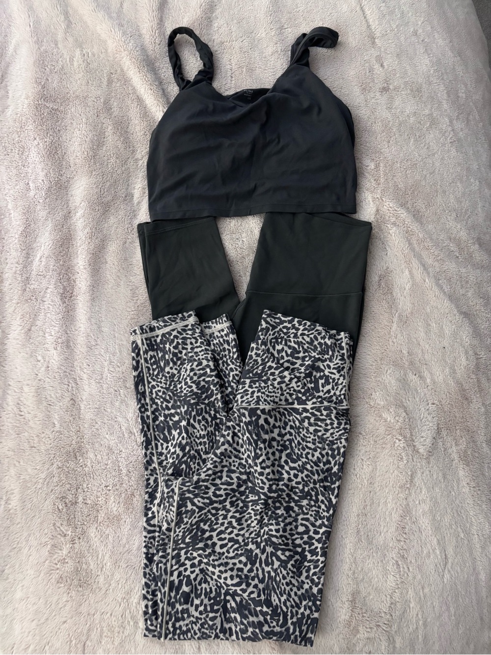 aerie Black & Gray Leopard Print Leggings